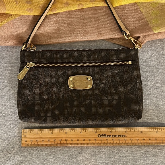 Michael Kors Jet Set Wristlet NWT! - Picture 5 of 6